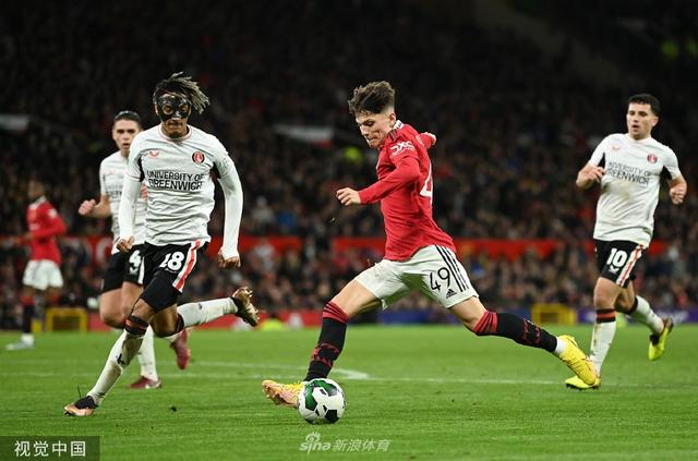 联球员进行 联球员进行